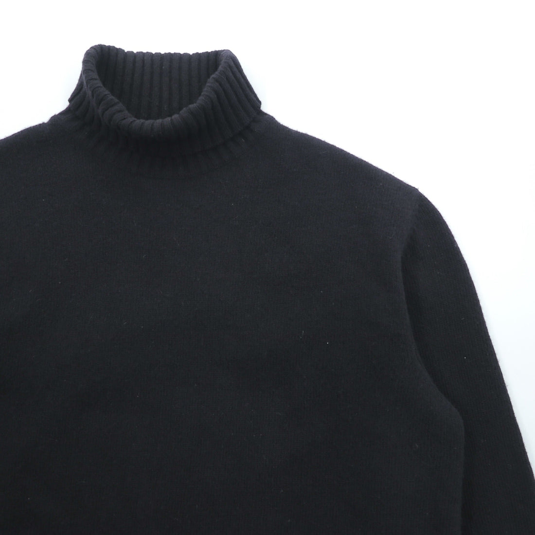 HUGO BOSS turtleneck knit sweater, size XL and up, made of virgin wool