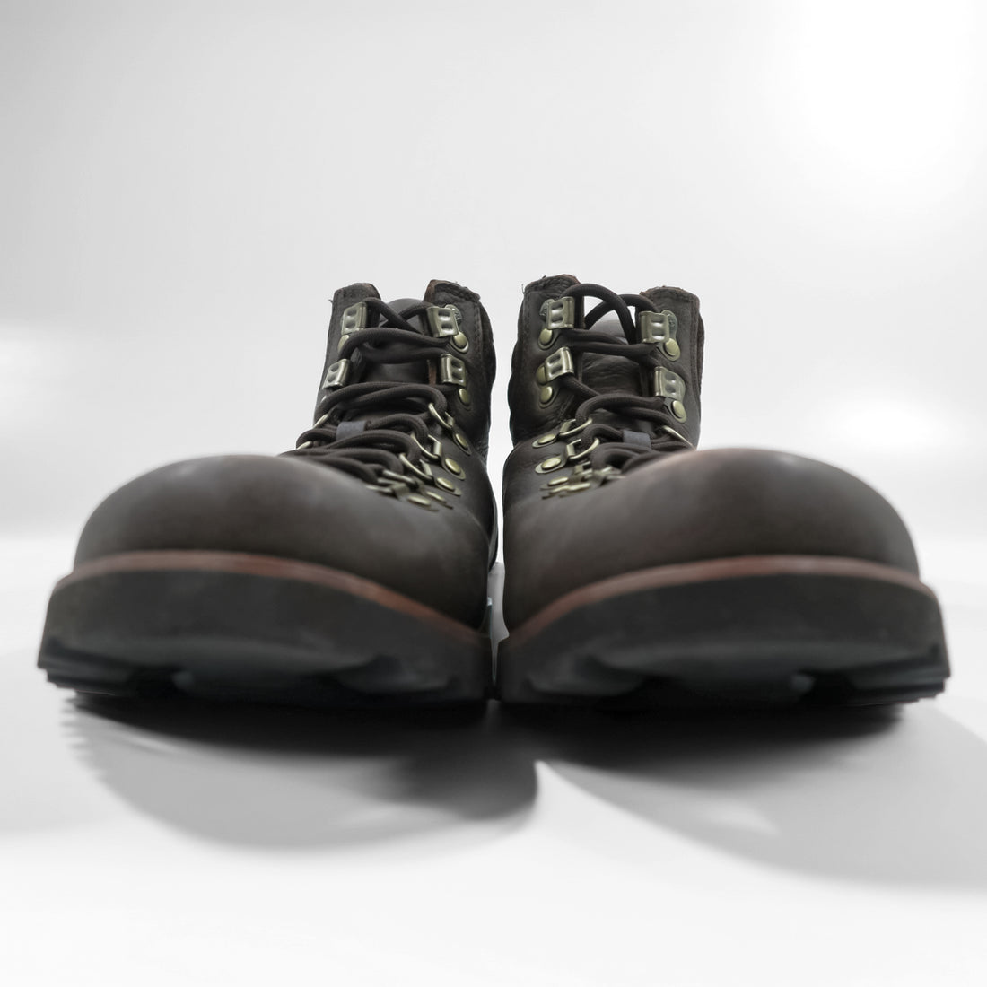 UGG Sheepskin Trekking Lace-up Boots US10 F8811F Vibram Sole