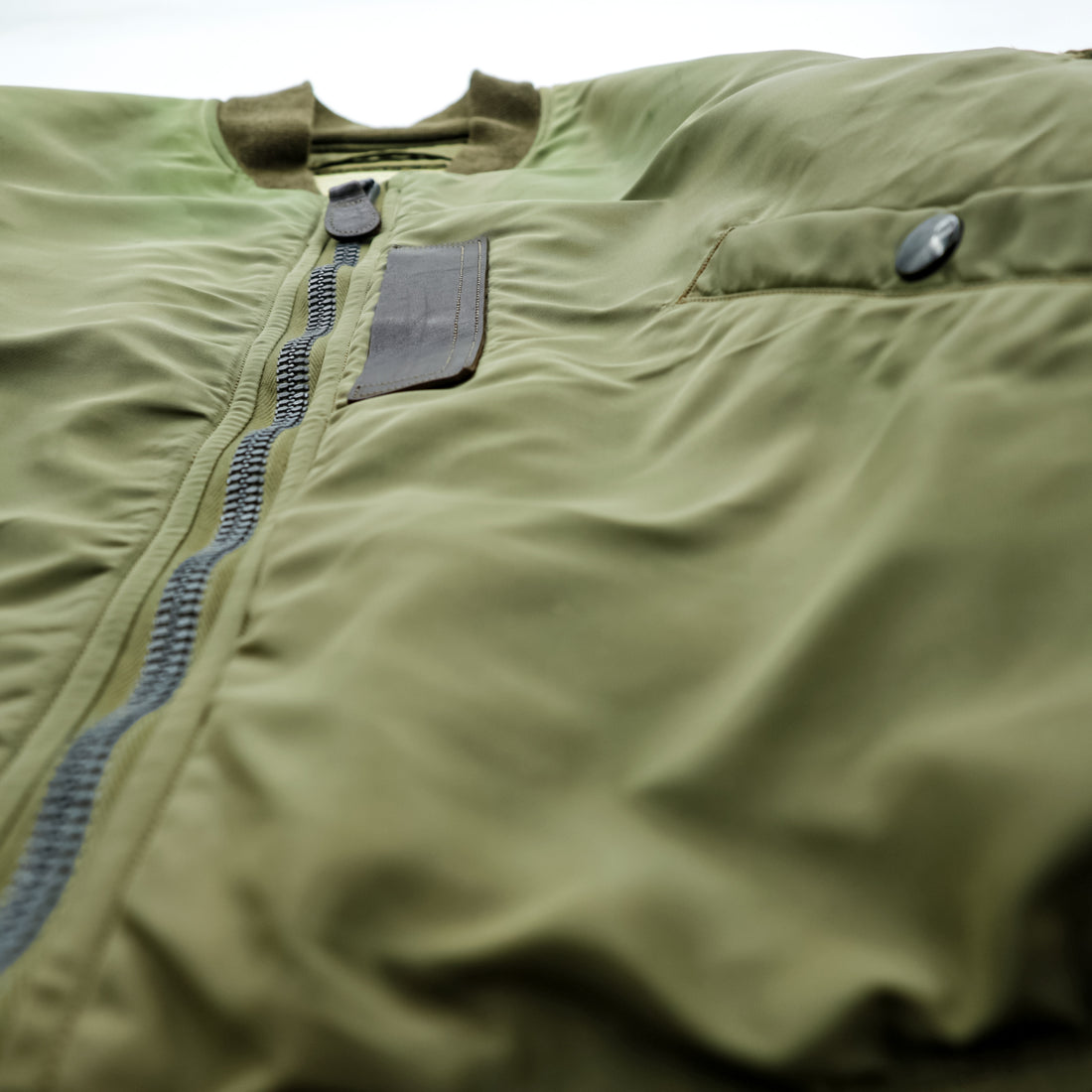 BUZZ RICKSON'S Type B-15C Olive(Modified) フライトジャケット S オリーブドラブ BR15323 ナイロン 中綿 CROWNジップ 復刻 日本製