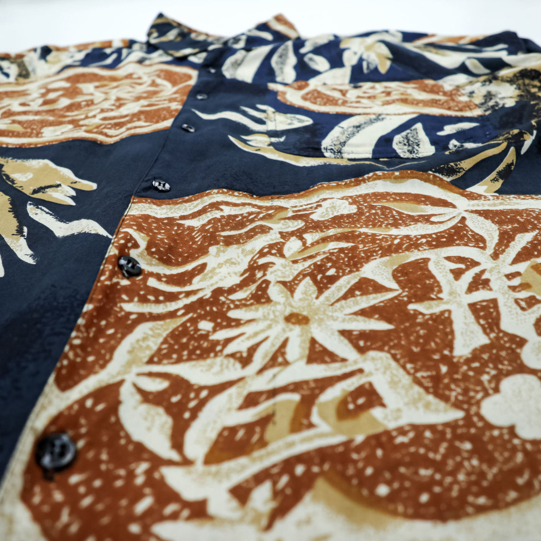 Vintage 90s patterned shirt, size XL and up, navy, brown, GOOUCH