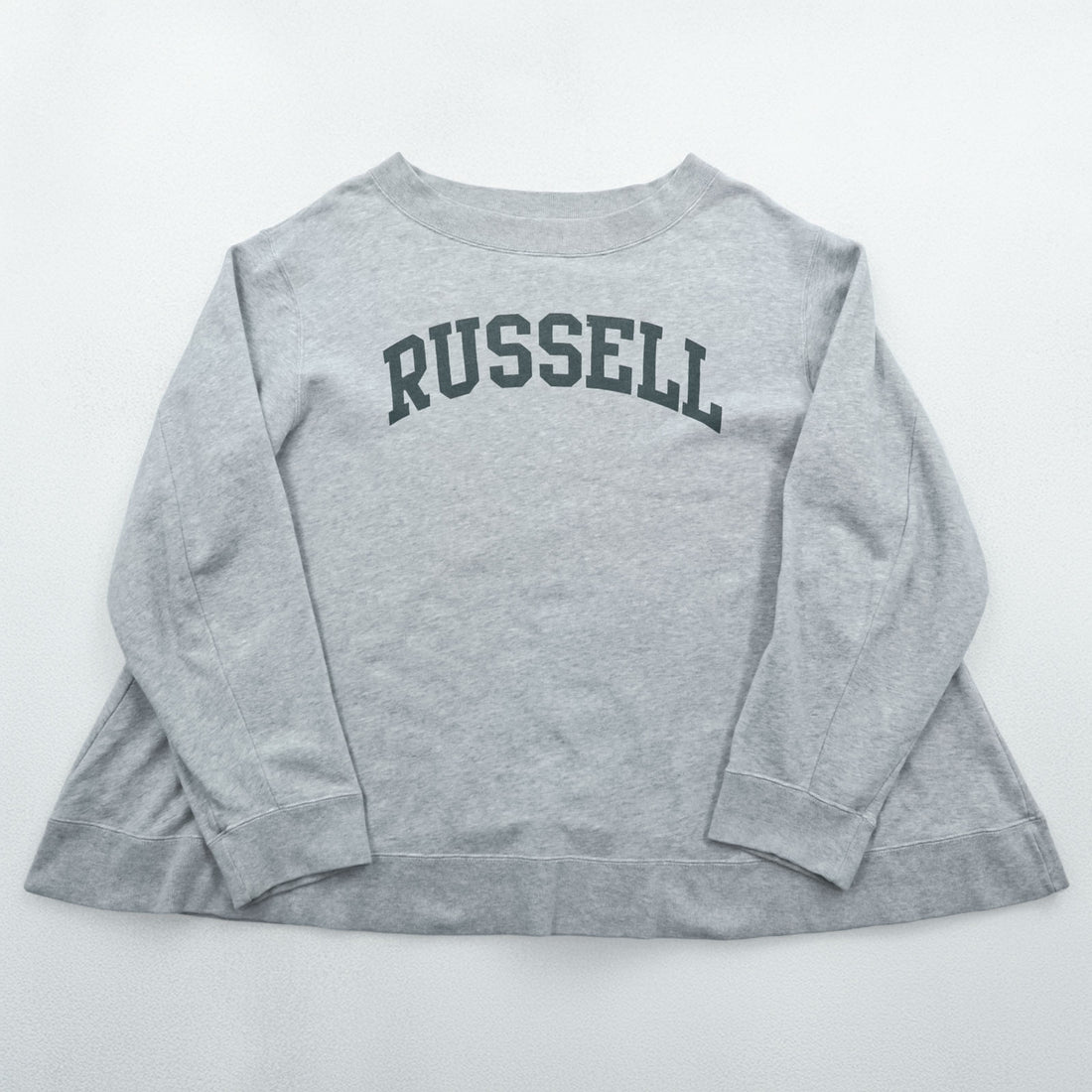 RUSSELL ATHLETIC Arch Logo Sweatshirt, FREE Size, Wide Fit, Grey, by K3 & Co., Drop Shoulder, 1668-599-1588