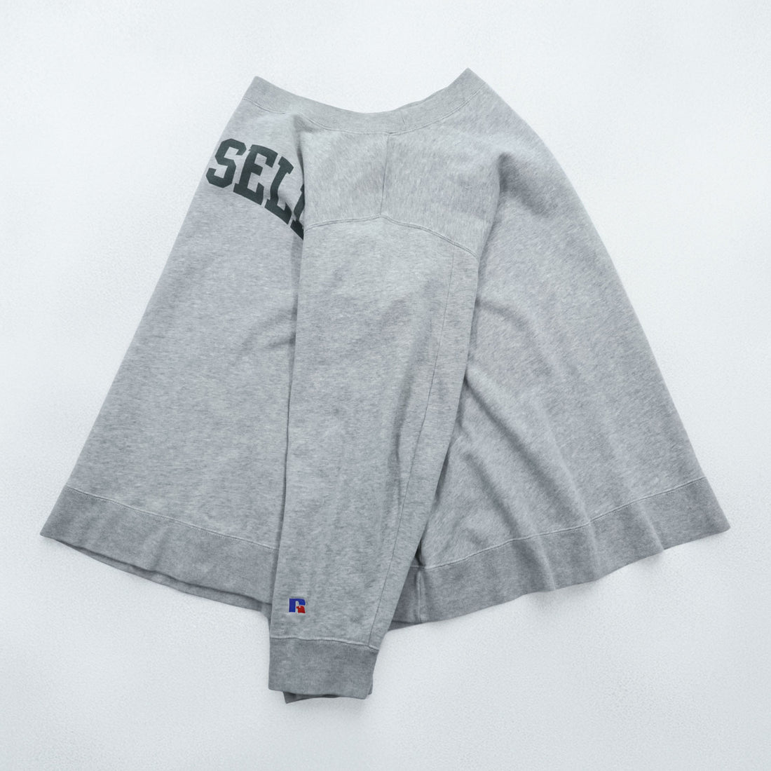 RUSSELL ATHLETIC Arch Logo Sweatshirt, FREE Size, Wide Fit, Grey, by K3 & Co., Drop Shoulder, 1668-599-1588