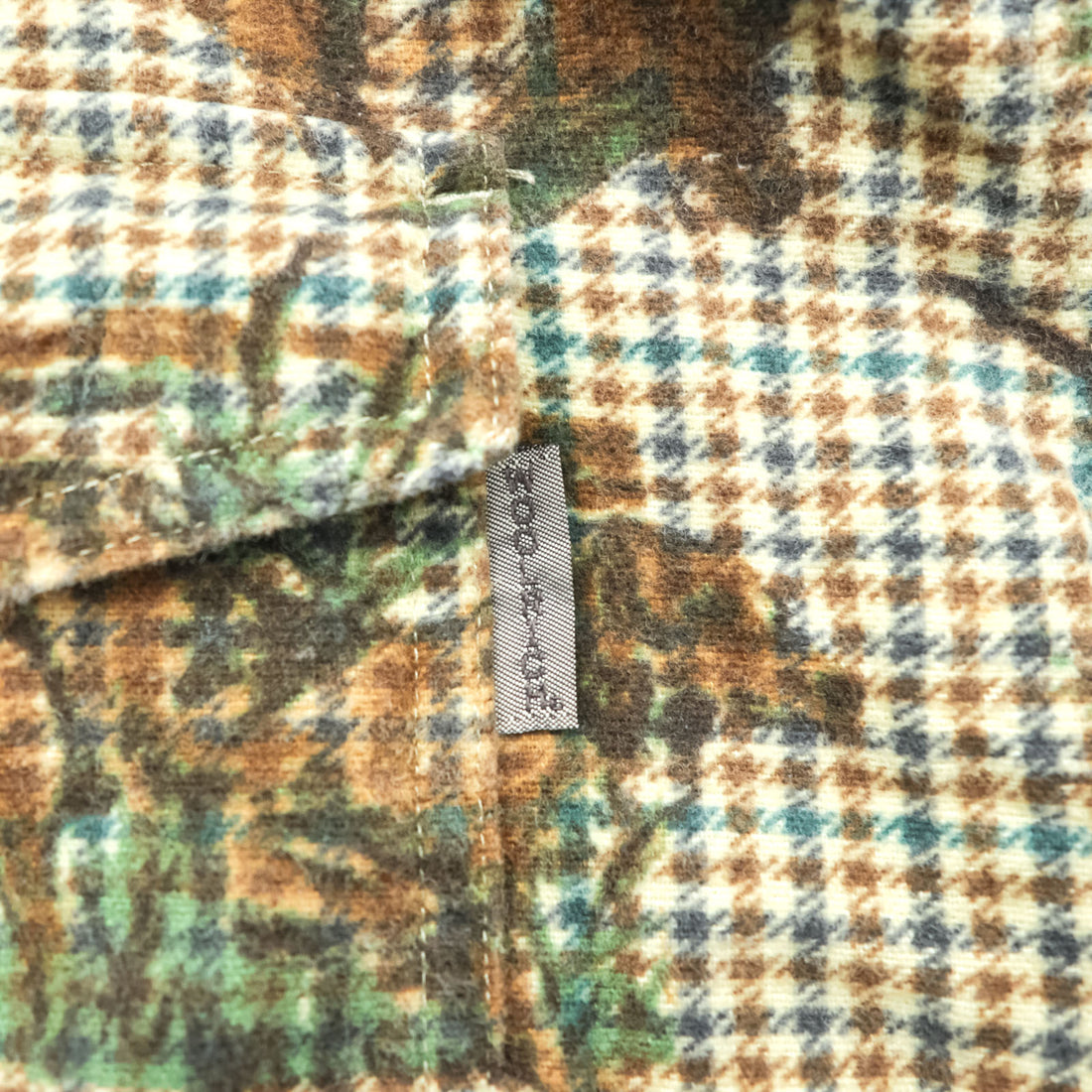 Woolrich Elbow Patch All-Over Print Hunting Shirt XL Beige BUCKSKIN HUNTER WITH DOG Houndstooth Camo 6417