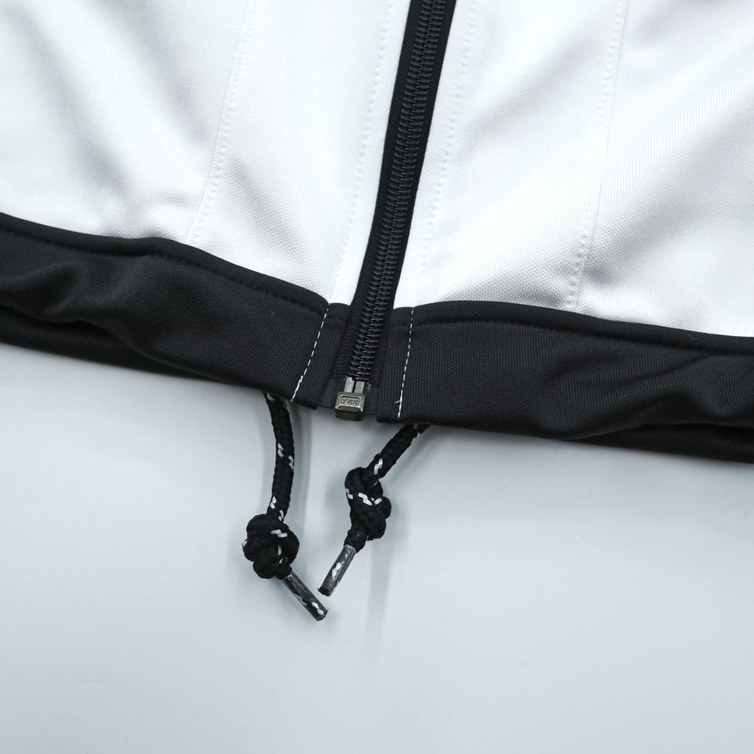 Reebok 90s Japan-Made Track Jacket Jersey M White, Black Vector Logo Embroidery