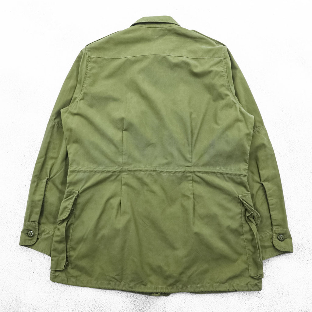 Canadian Military GS Mk II Style Field Jacket Olive 4 Pocket Combat Jacket Epaulets 50/50 Nylon Cotton Made in Canada Size 8