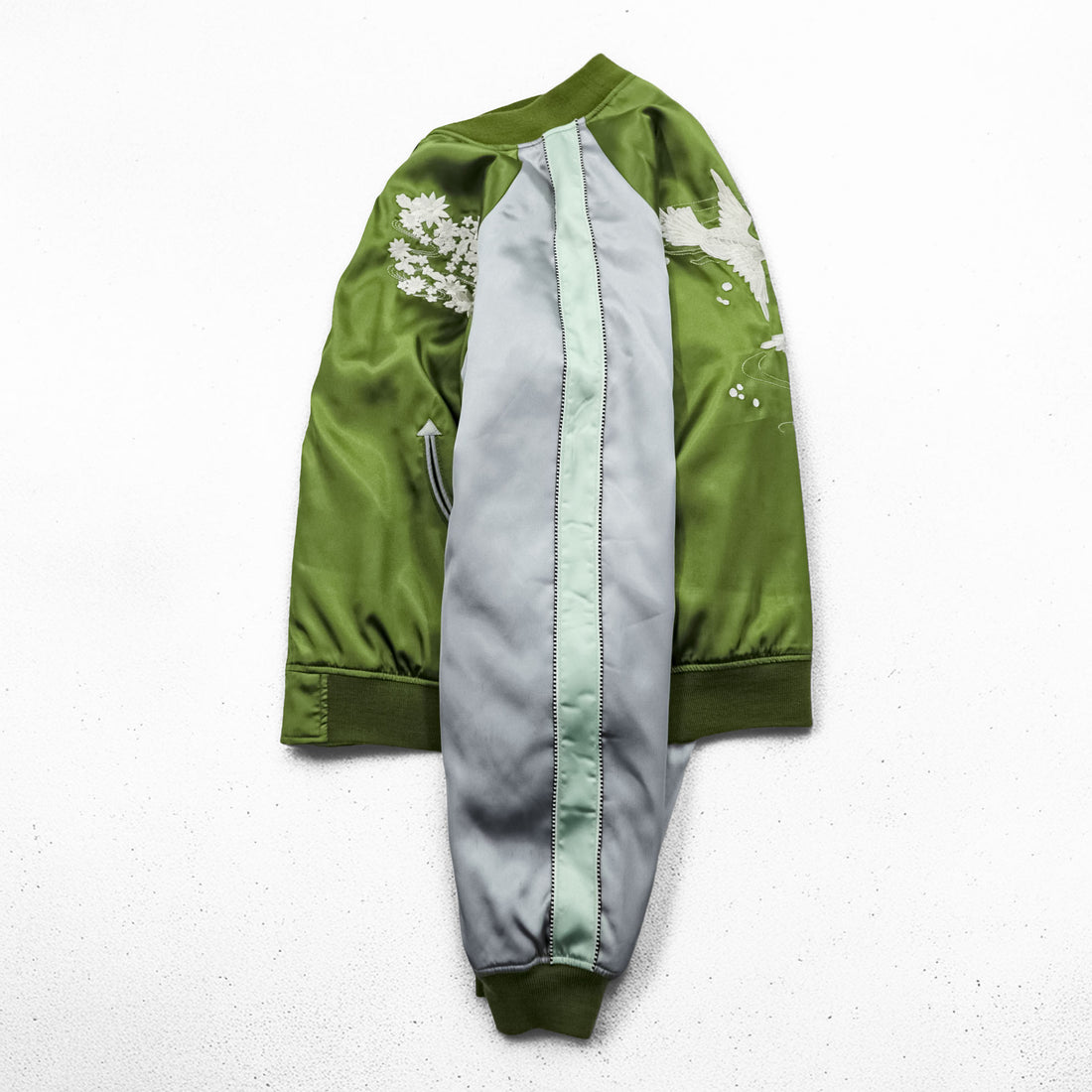 ALPHA INDUSTRIES スカジャン 中綿 スーベニアジャケット L グリーン シルバー 和柄 刺繍 蝶 花 鳥 22801-21