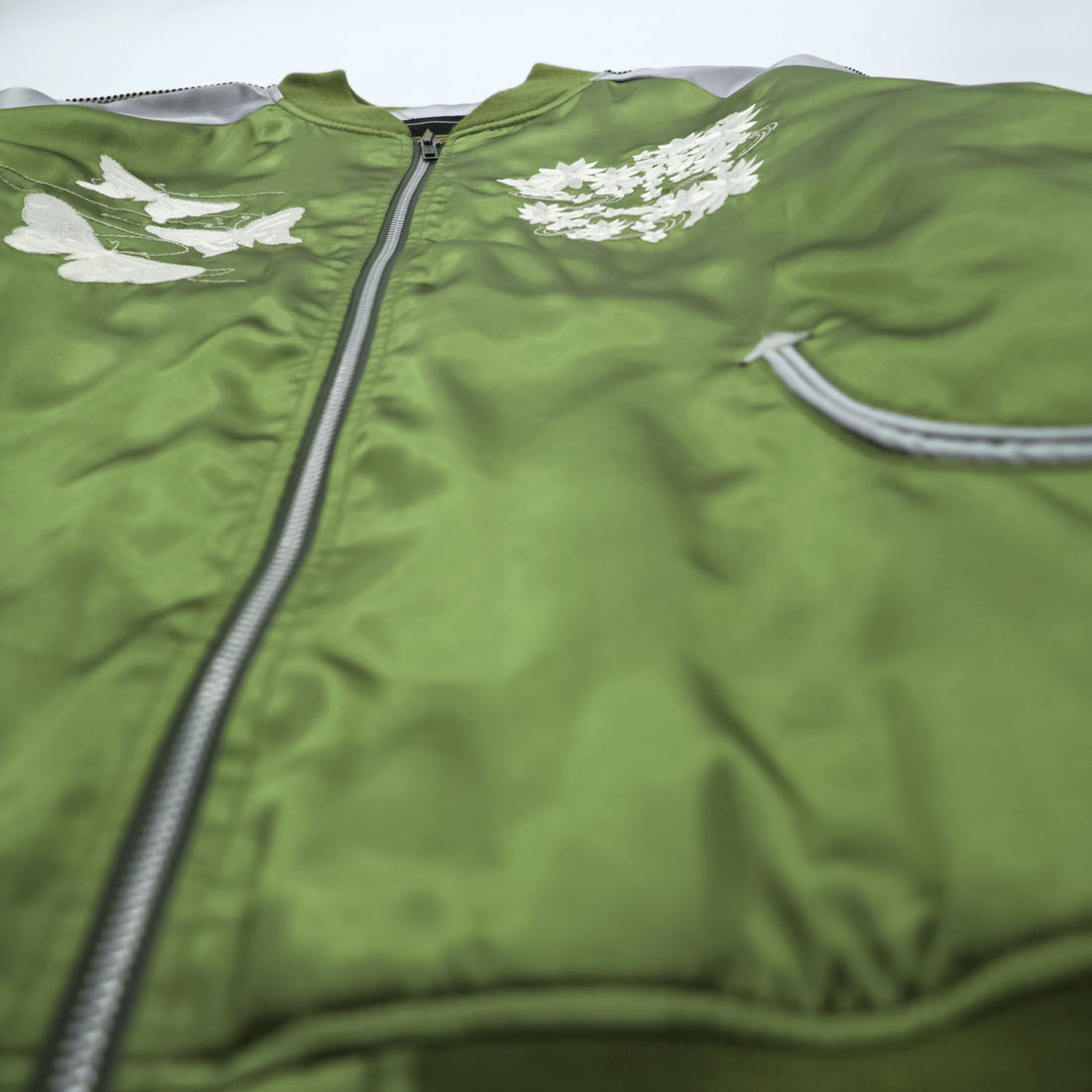 ALPHA INDUSTRIES スカジャン 中綿 スーベニアジャケット L グリーン シルバー 和柄 刺繍 蝶 花 鳥 22801-21