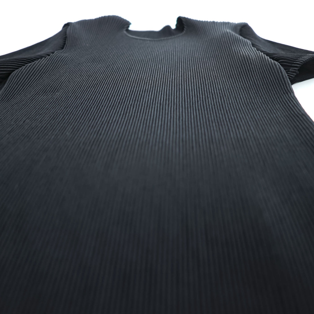 ISSEY MIYAKE FETE 日本製 プリーツ 半袖 カットソー Tシャツ M サイドスリット ブラック ラウンドネック IF62FJ491