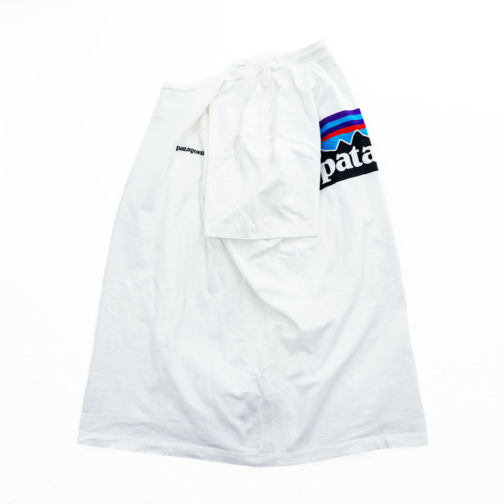 Patagonia P-6ロゴ オーガニックコットン Tシャツ S ホワイト バックプリント クルー REGULAR FIT 38587