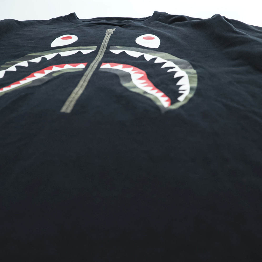 A BATHING APE シャーク Tシャツ M ブラック シャークフェイス カモ プリント
