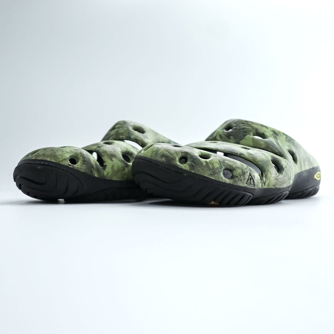 KEEN YOGUI ARTS Sandals US9 Khaki Green MNS CAMO GREEN Clogs