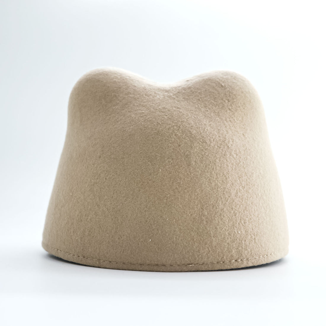 BODYSONG. 日本製 キャットイヤー キャップ ベージュ EARWCAP molded wool hat BS239706