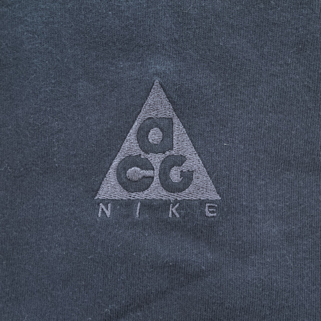 NIKE ACG トライアングル 刺繡ロゴ Tシャツ M ブラック ワンポイント BQ7343-010