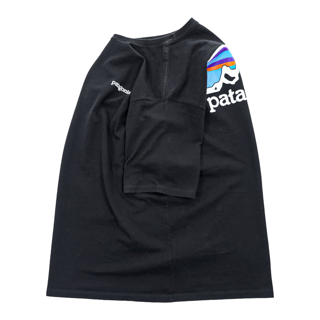 Patagonia Tシャツ S ブラック バックプリント Fitz Roy Horizons Tee レスポンシビリティー 38501