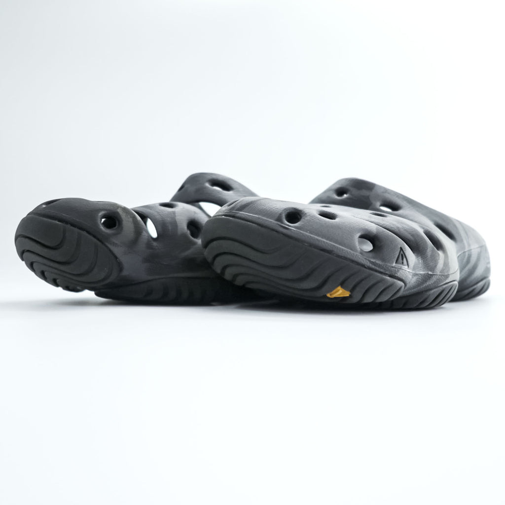 KEEN YOGUI Sandal US8 Black, Gray BLACK MABLE