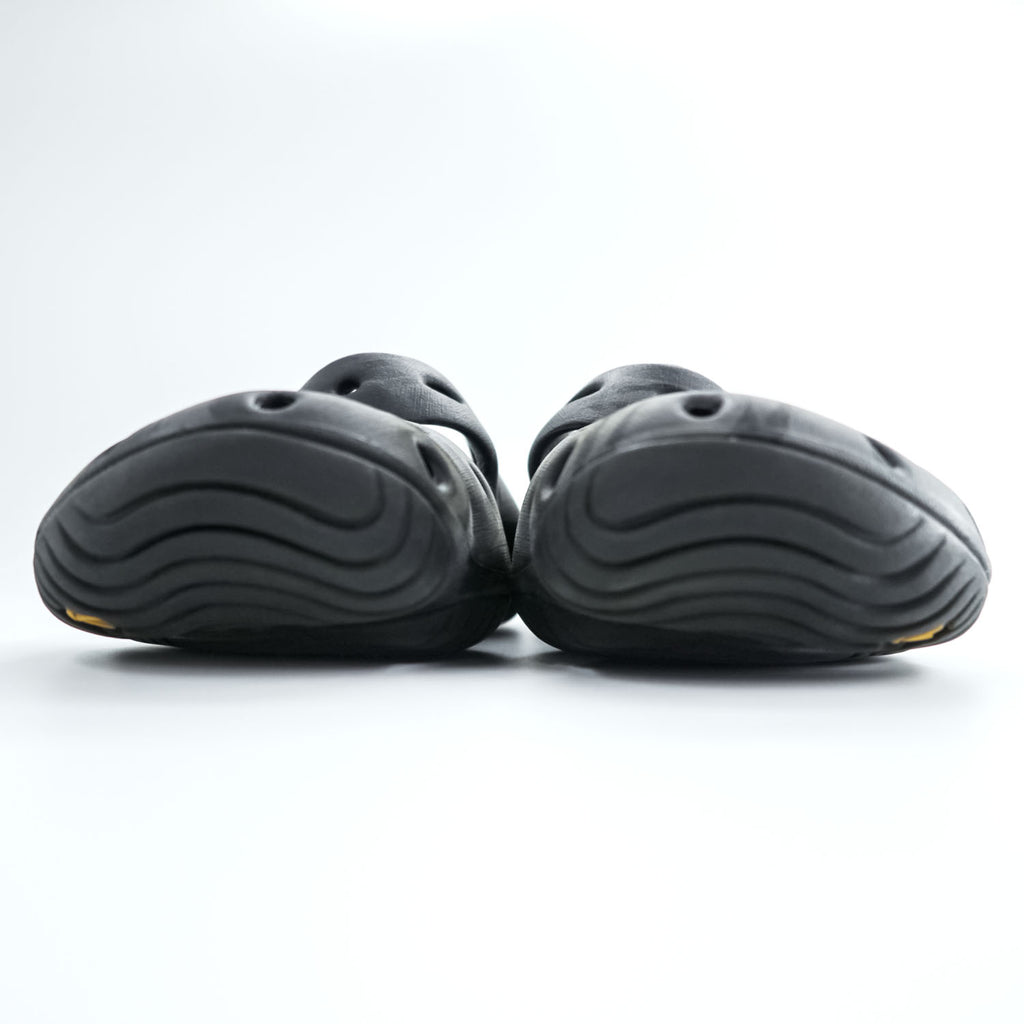 KEEN YOGUI Sandal US8 Black, Gray BLACK MABLE