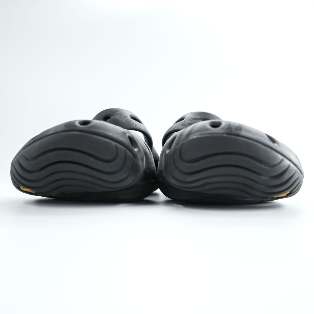 KEEN YOGUI Sandal US8 Black, Gray BLACK MABLE