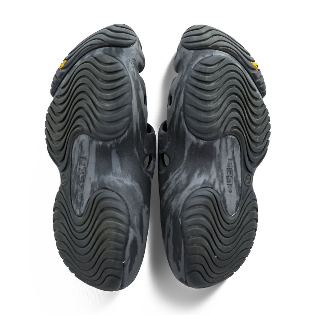 KEEN YOGUI Sandal US8 Black, Gray BLACK MABLE