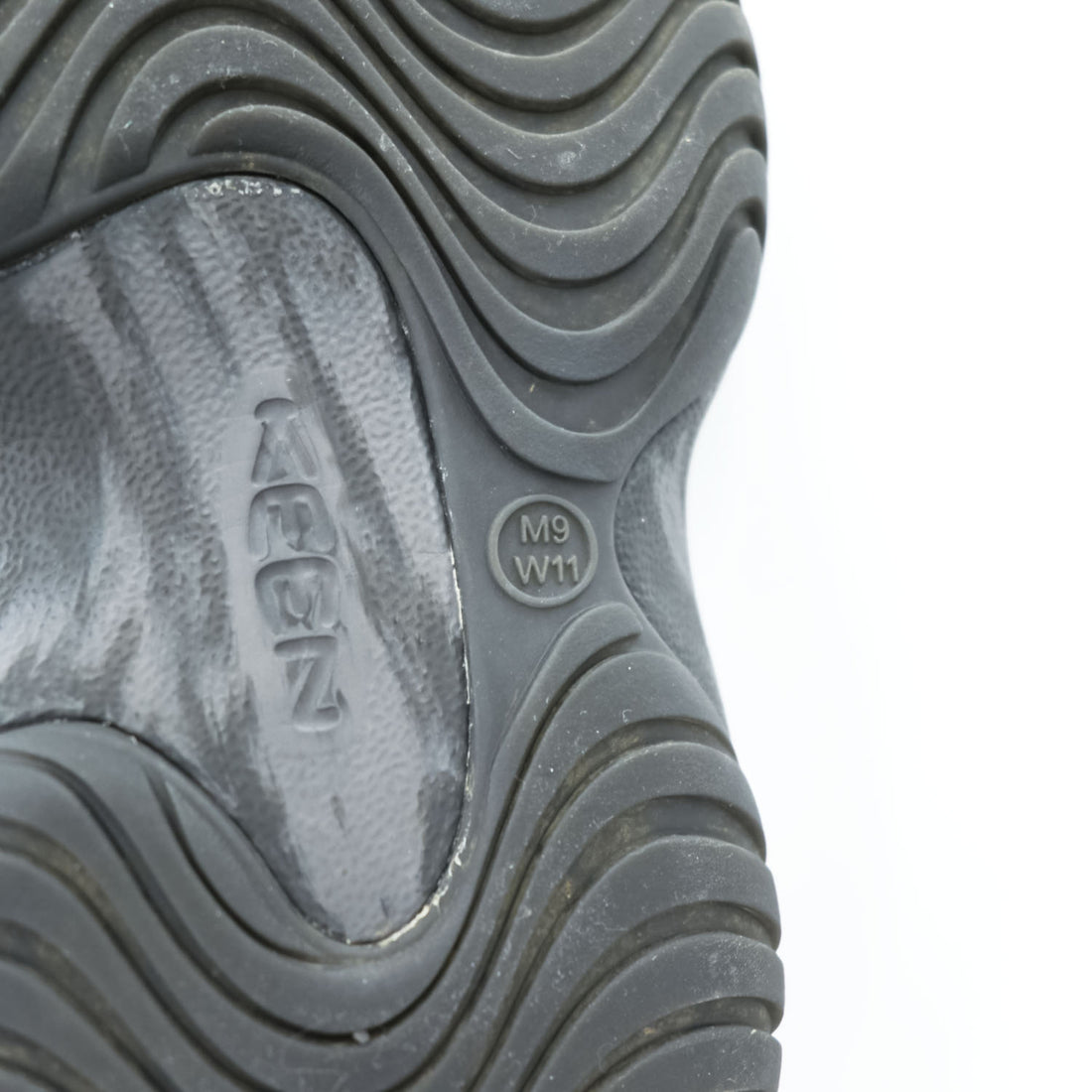 KEEN YOGUI Sandal US8 Black, Gray BLACK MABLE