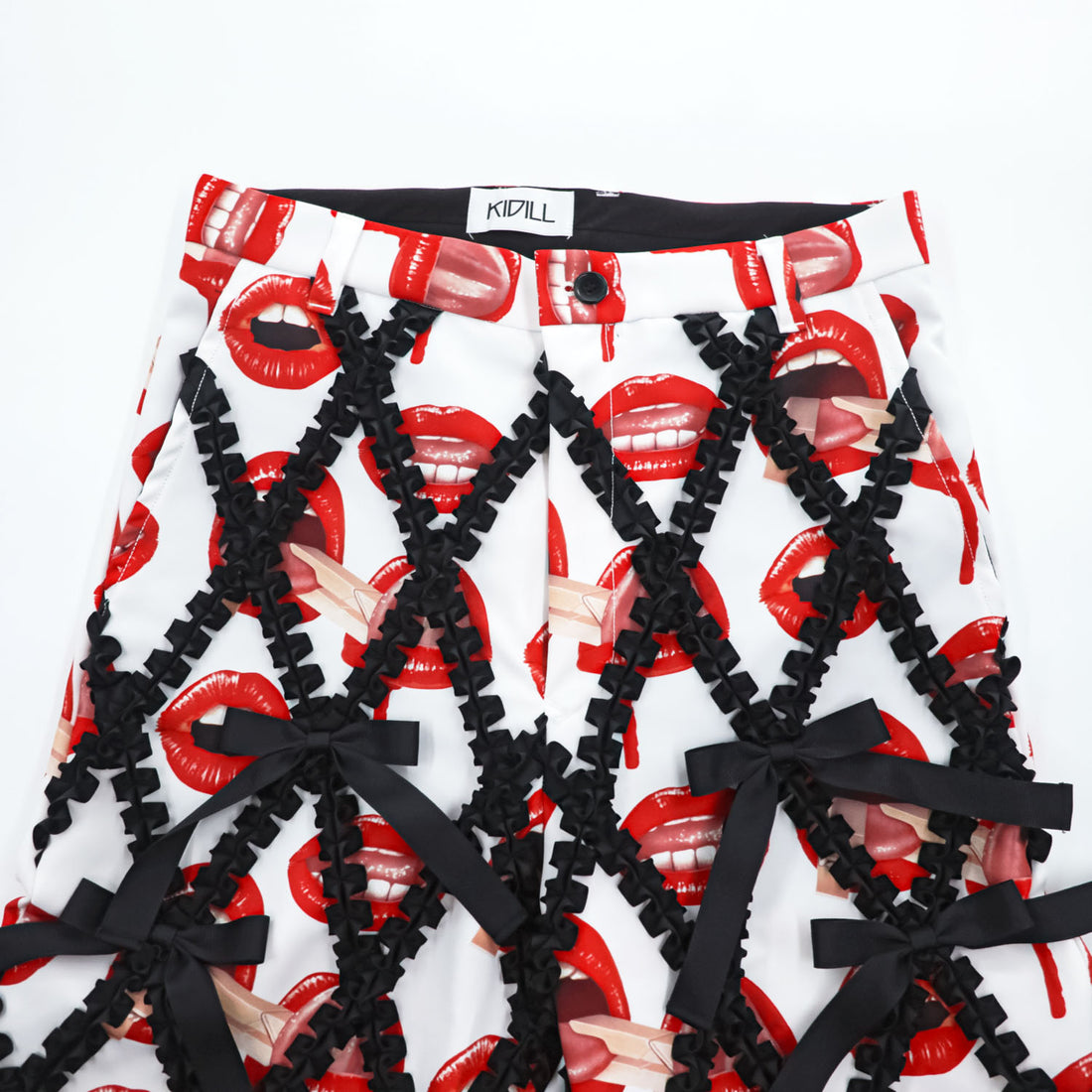 KIDILL × Trevor Brown リボンパンツ Ribbon Pants スラックス ホワイト 総柄 リップ KL598-FM 日本製