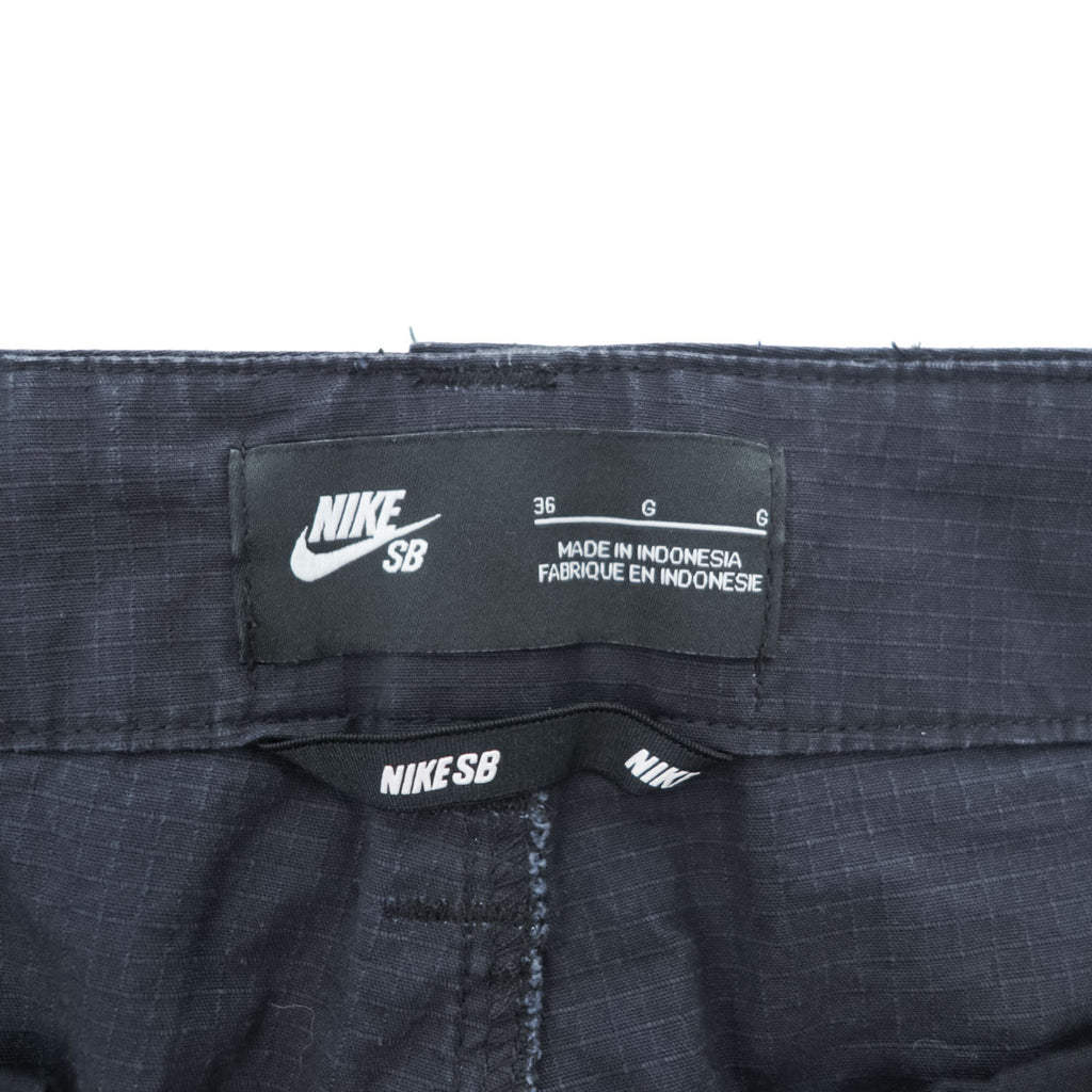 NIKE SB リップストップ カーゴパンツ L ブラック ストレッチ ドローコード 916101-010