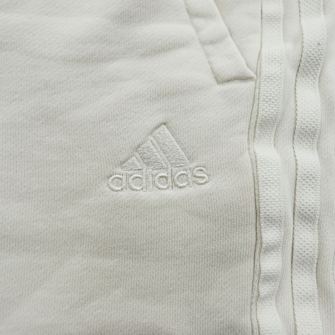 adidas スリーストライプ スウェットショーツ ショートパンツ XL ベージュ IT0917