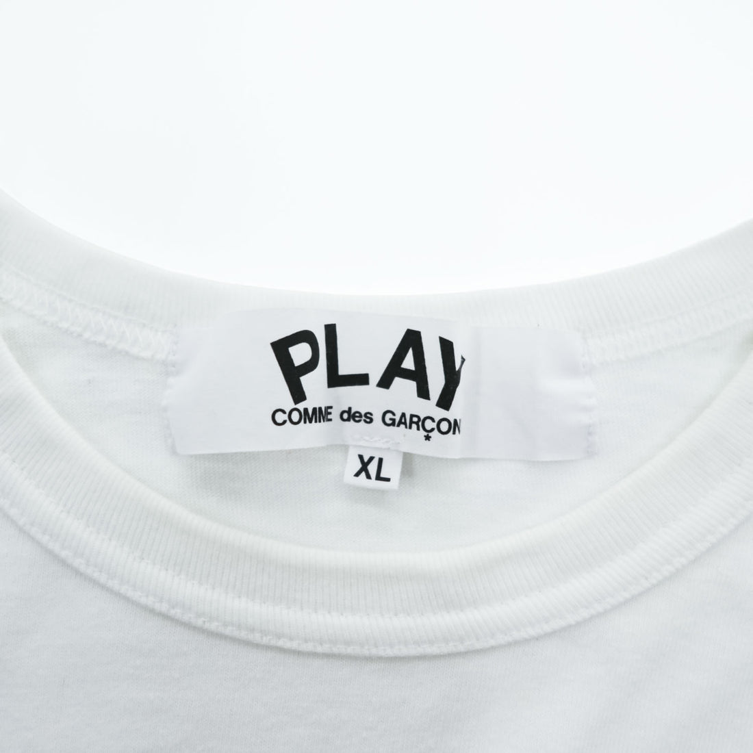 PLAY Comme des Garcons Red Heart Emblem White Cotton T-Shirt Made in Japan Size XL AZ-T108