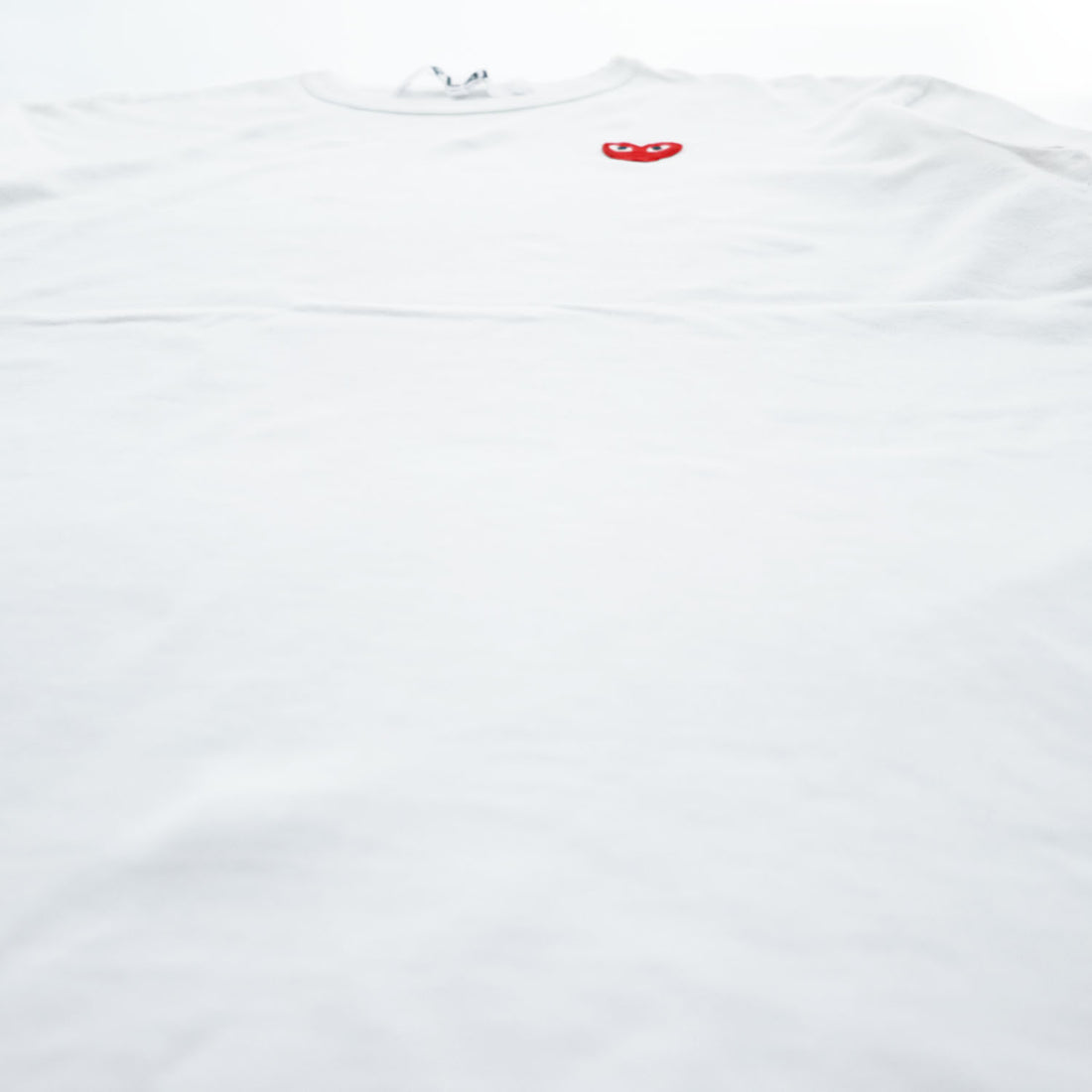PLAY Comme des Garcons Red Heart Emblem White Cotton T-Shirt Made in Japan Size XL AZ-T108