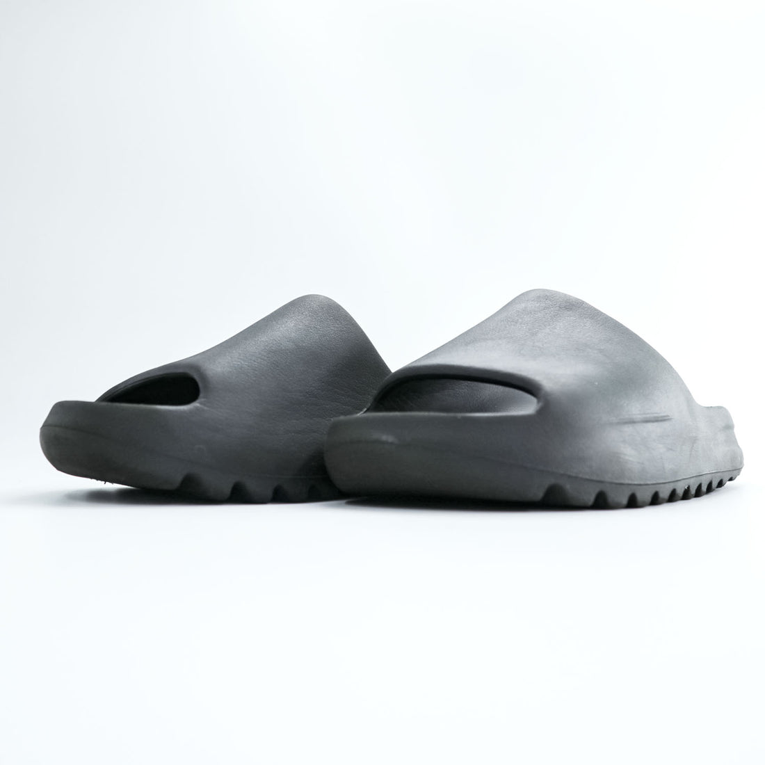 adidas イージースライド YEEZY SLIDE サンダル 27cm ブラック 厚底 フォーム