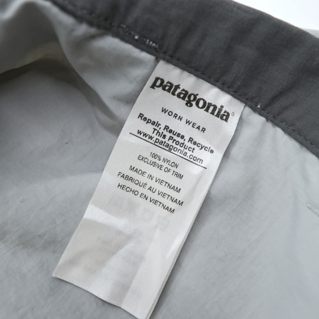 Patagonia Quandary Shorts STY82126 SP17 Gray Nylon Hiking Shorts Men’s L