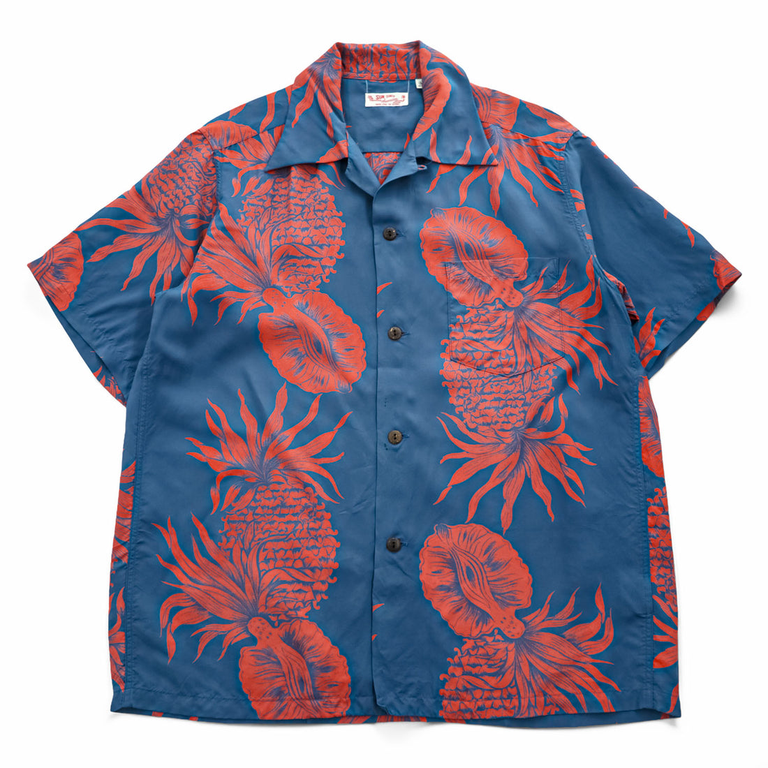 Sun Surf SS35551 Rayon Hawaiian Aloha Shirt Blue Red Pineapple Hibiscus Print Made in Japan Men’s M
