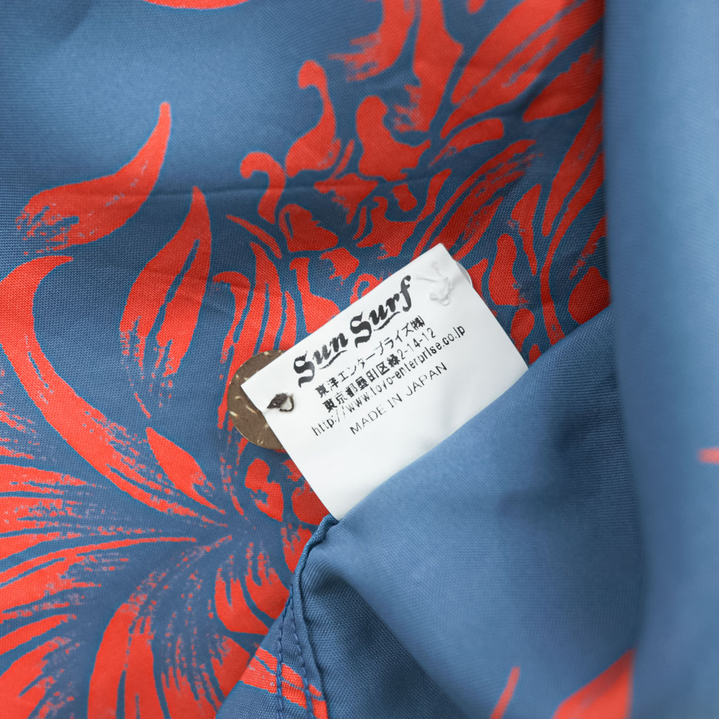 Sun Surf SS35551 Rayon Hawaiian Aloha Shirt Blue Red Pineapple Hibiscus Print Made in Japan Men’s M