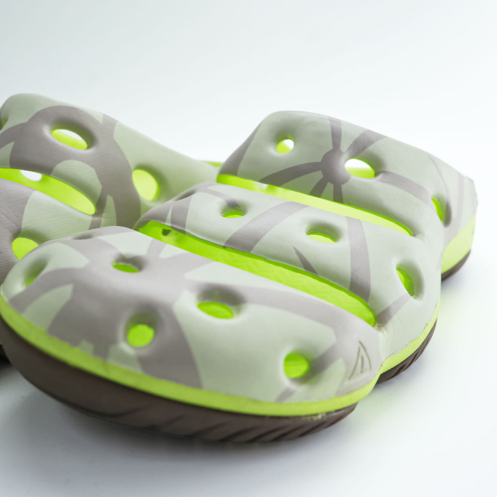 KEEN ヨギ YOGUI ARTSFULL サンダル 28cm イエロー ベージュ 総柄