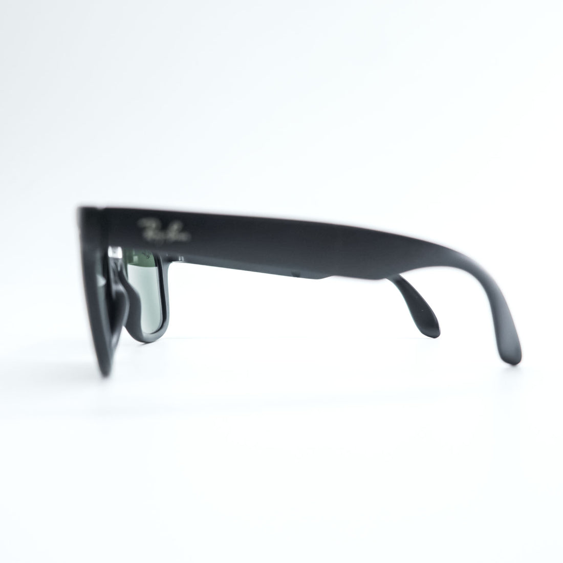 Ray-Ban Italian-made sunglasses, black, folding Wayfarer style, RB4105 601-S 50_22 3N