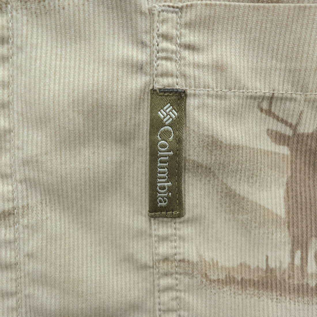 Columbia River Lodge Deer Print Button-Down Long Sleeve Shirt Men's M Beige