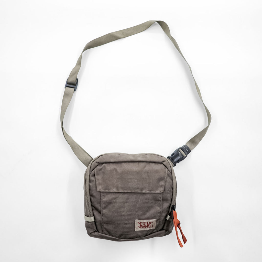 MYSTERY RANCH ディストリクト4 DISTRICT 4 ショルダーバッグ CORDURA コーデュラ グレー 2024