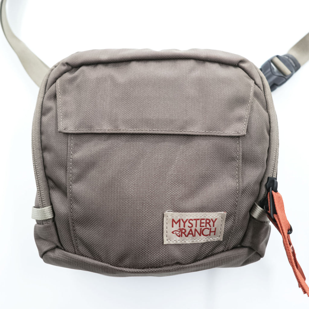 MYSTERY RANCH ディストリクト4 DISTRICT 4 ショルダーバッグ CORDURA コーデュラ グレー 2024
