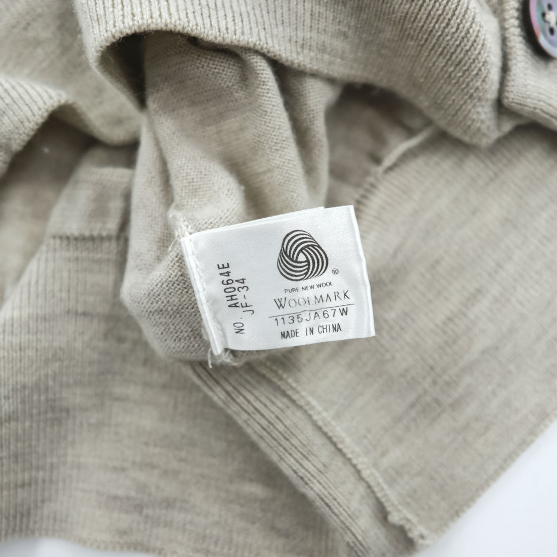 LACOSTE 100% Wool Crocodile Logo V-Neck Cardigan Beige Size 5 AH964E