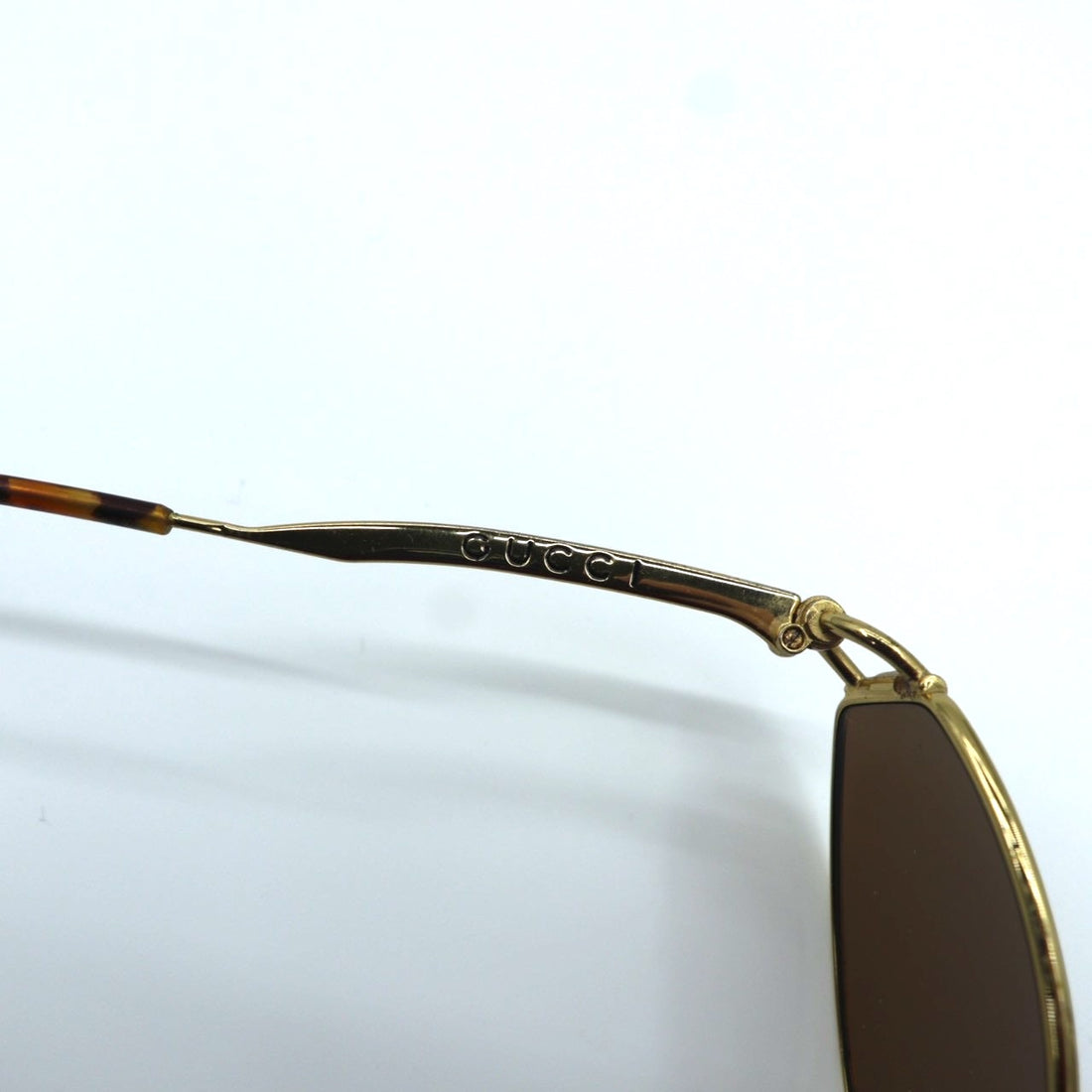 GUCCI Vintage Oval Sunglasses Gold Tortoiseshell Made in Italy