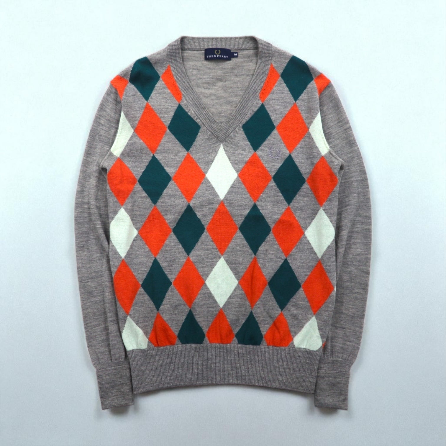 FRED PERRY アーガイル柄 Vネック ニット セーター M グレー ウール ワンポイントロゴ刺繡 F3004