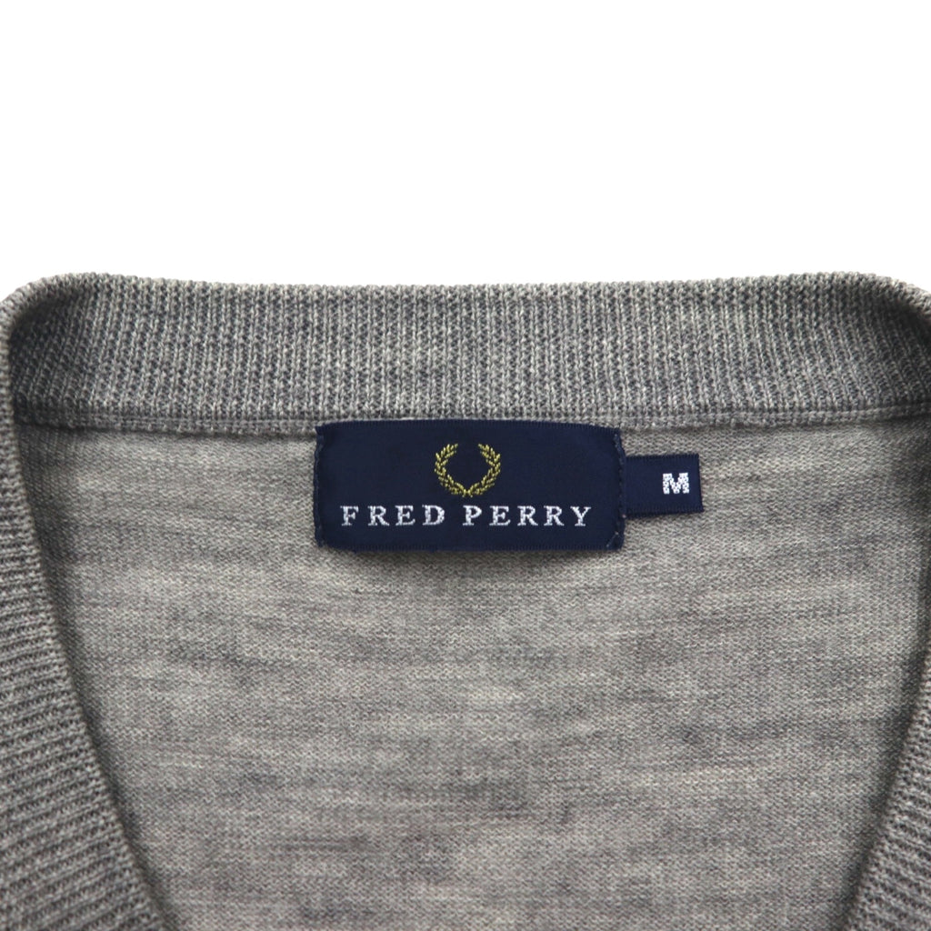 FRED PERRY アーガイル柄 Vネック ニット セーター M グレー ウール ワンポイントロゴ刺繡 F3004