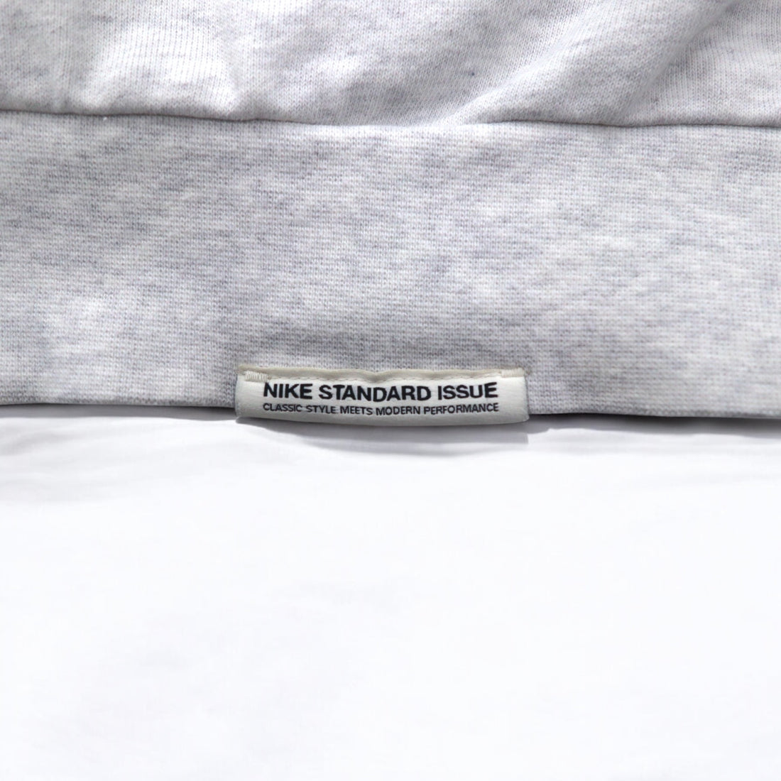 NIKE Dri-Fit Sweatshirt L Grey Dri-Fit Standard Issue Basketball DA6741-051