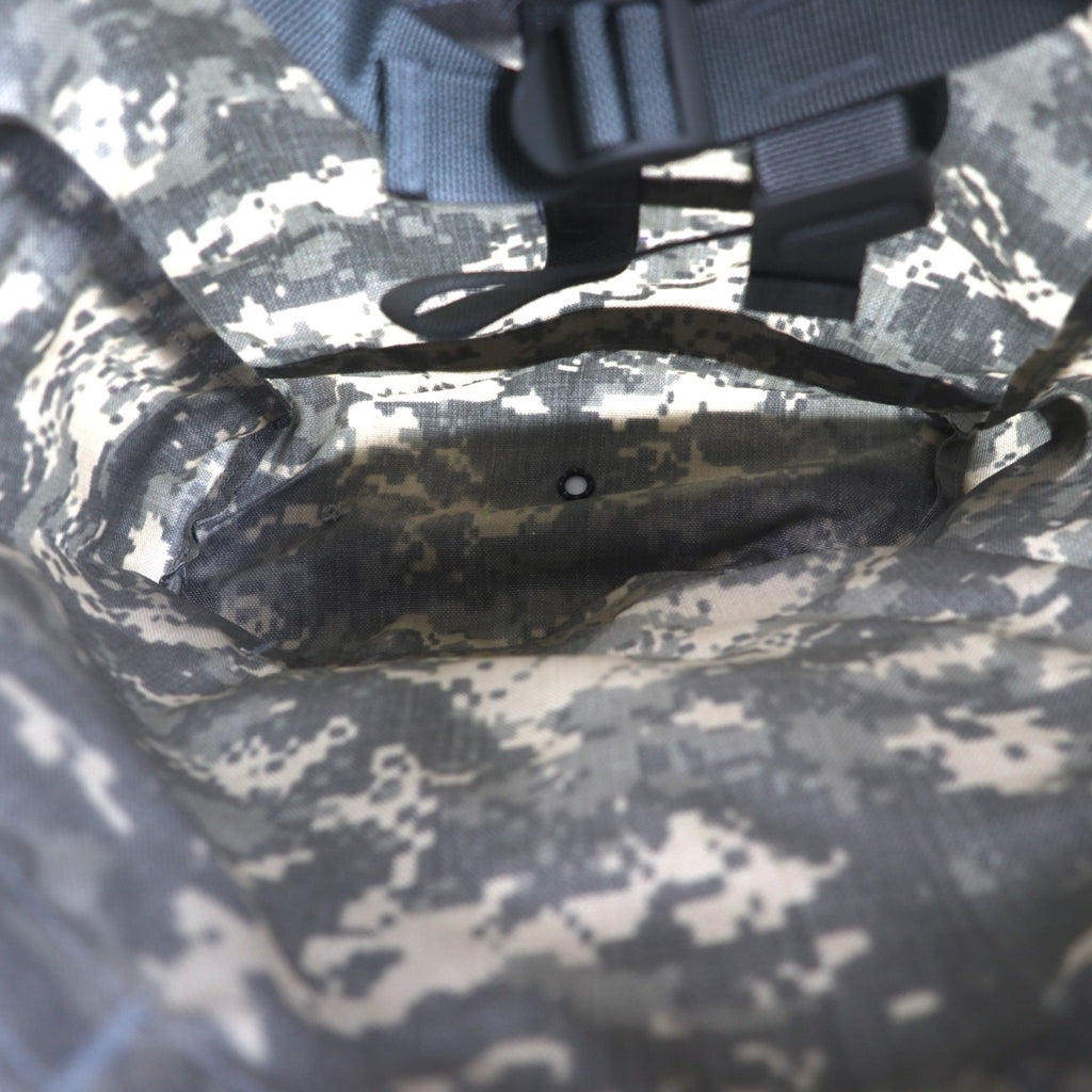 US ARMY MOLLE 2 Radio Bag UCP Shoulder Bag Nylon Digital Camo Military 8465-01-524-7684 Deadstock Unused