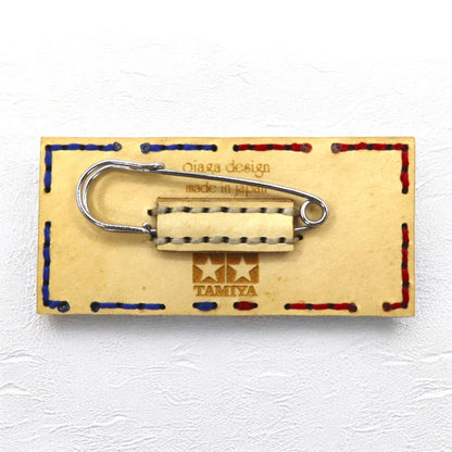 ojaga design × TAMIYA バッジ レザー ピン ブローチ 日本製