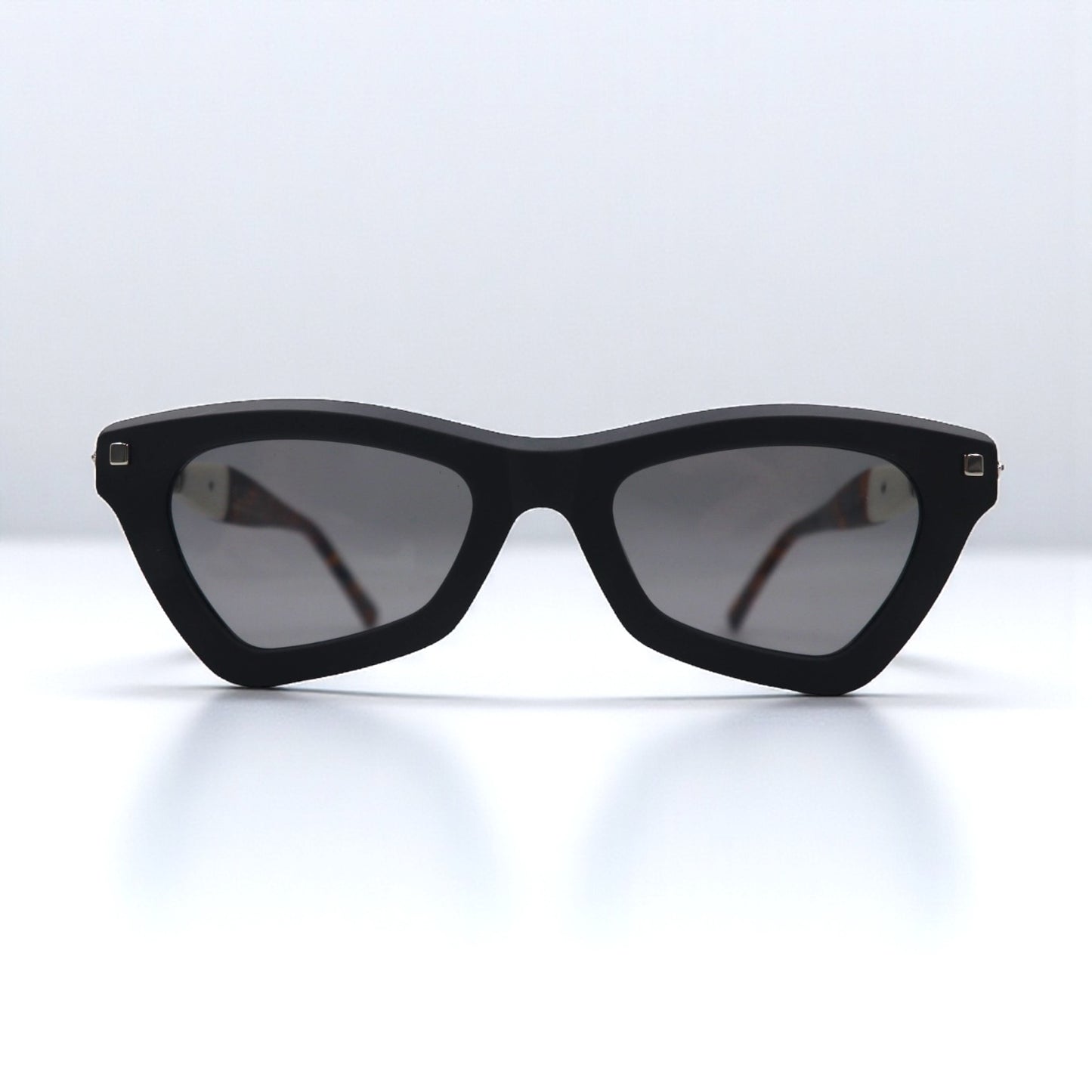 KUBORAUM Maske J7 Cat Eye Sunglasses, Black Tortoiseshell, BS 51-20 145, Made in Italy