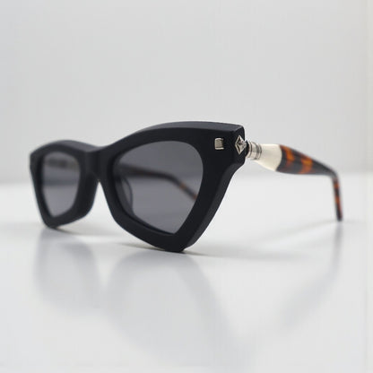 KUBORAUM Maske J7 Cat Eye Sunglasses, Black Tortoiseshell, BS 51-20 145, Made in Italy