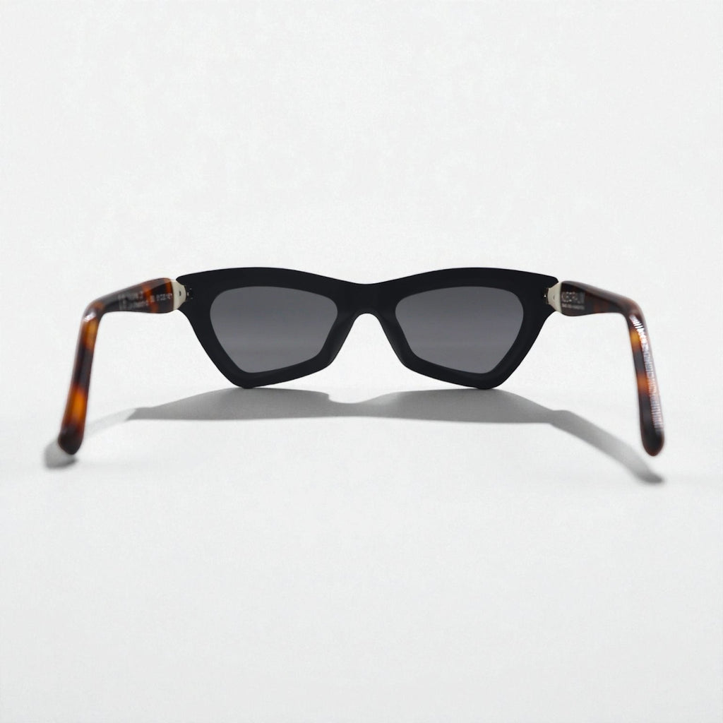 KUBORAUM Maske J7 Cat Eye Sunglasses, Black Tortoiseshell, BS 51-20 145, Made in Italy