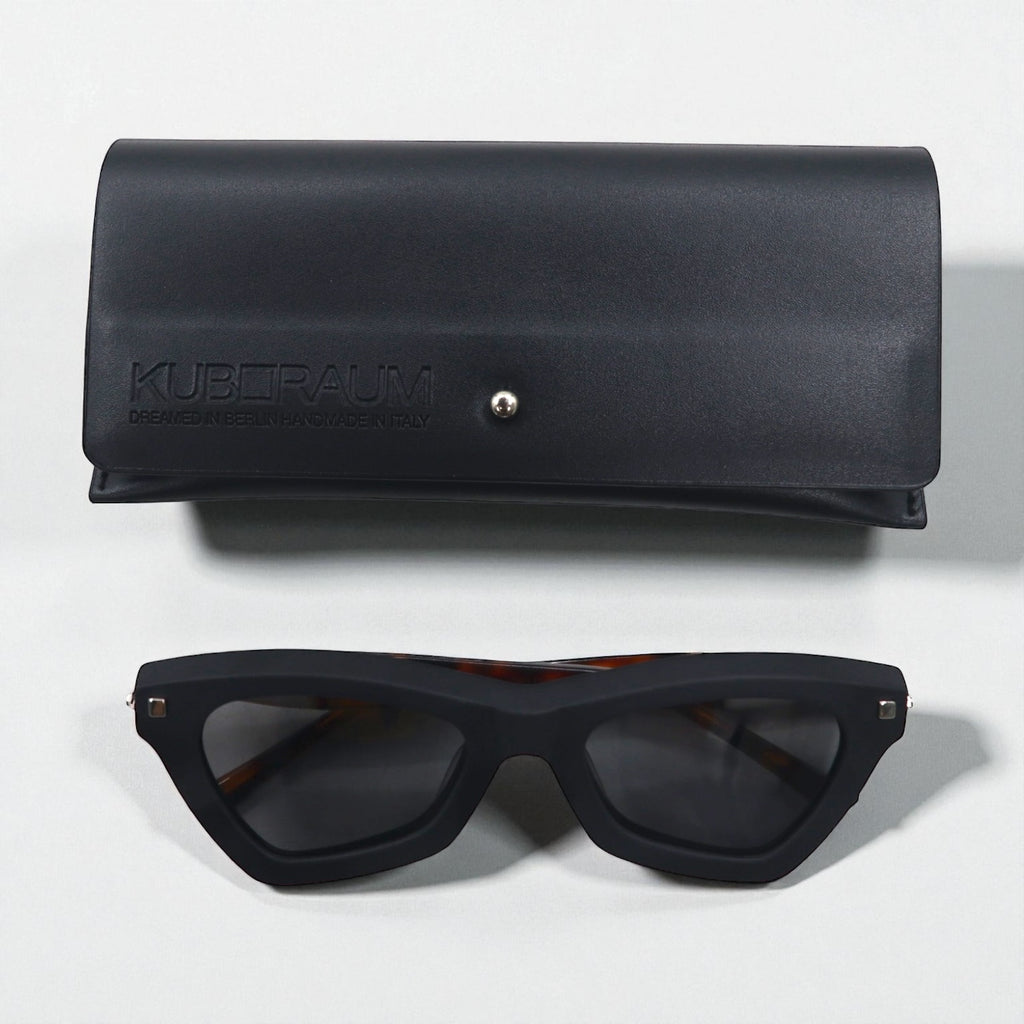KUBORAUM Maske J7 Cat Eye Sunglasses, Black Tortoiseshell, BS 51-20 145, Made in Italy