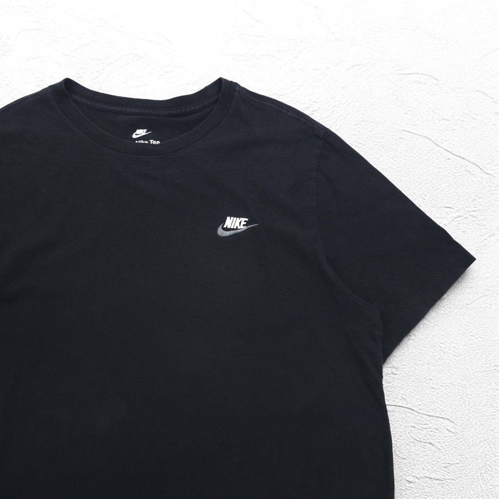 NIKE The Nike Tee ワンポイント刺繍 Tシャツ L ブラック コットン スウォッシュロゴ