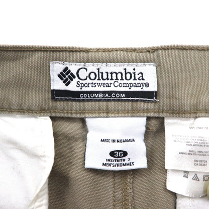 Columbia 2000s Duck Shorts, Khaki, Flap Pockets, Size L, XM4100, Made in Nicaragua